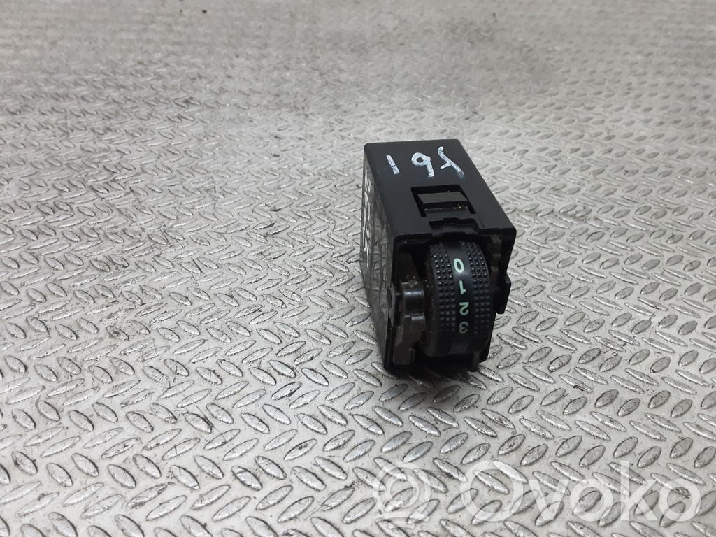 Hyundai Santa Fe Headlight level height control switch 