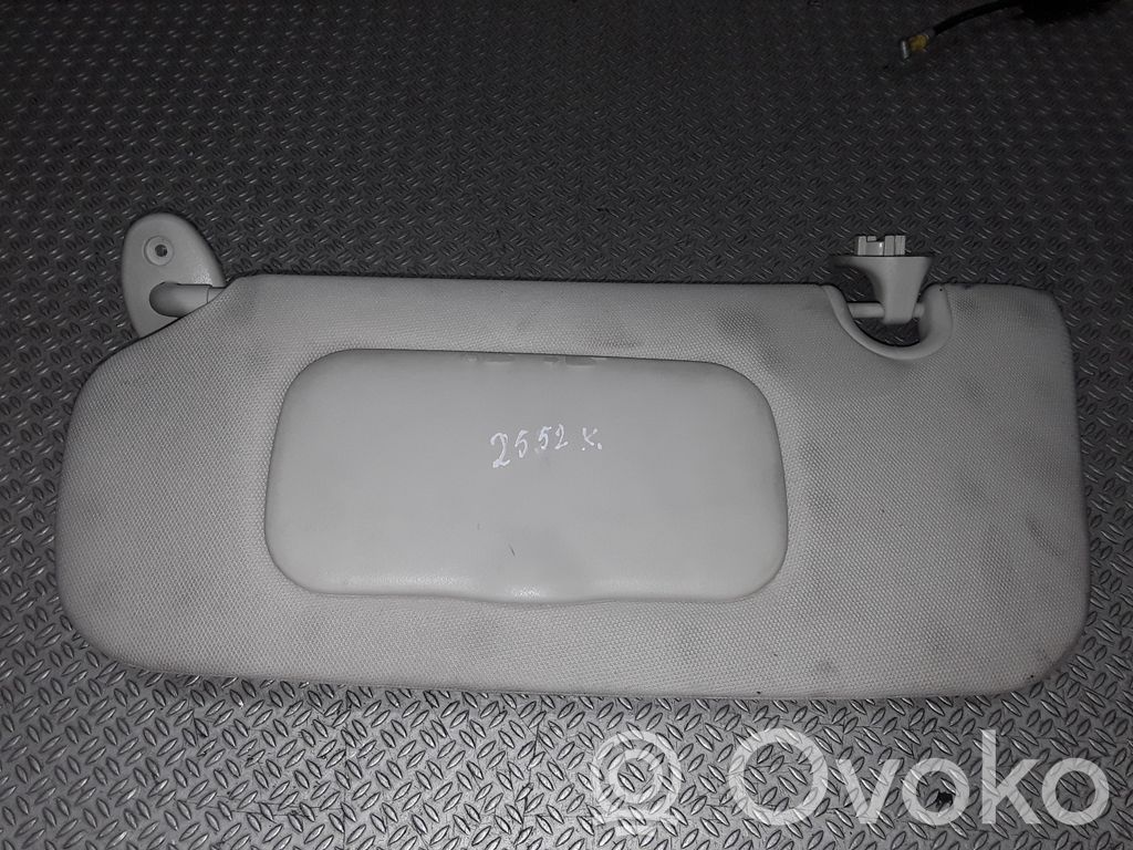 Sun visor