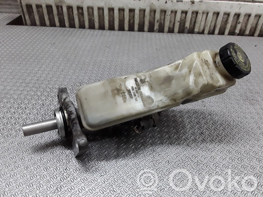 Toyota Corolla E120 E130 Pääjarrusylinteri 