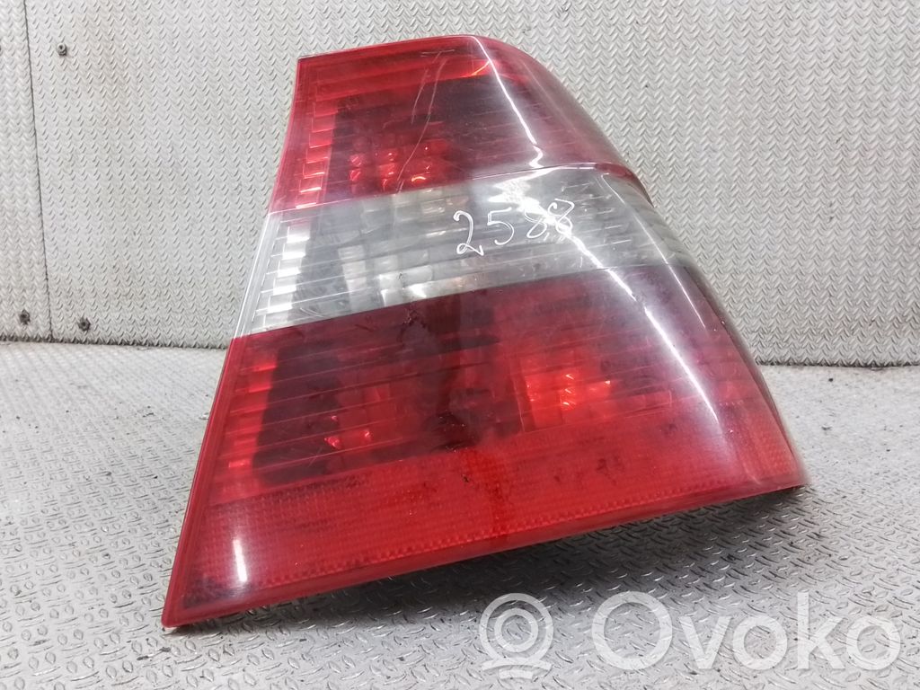 Rear/tail lights   694653601