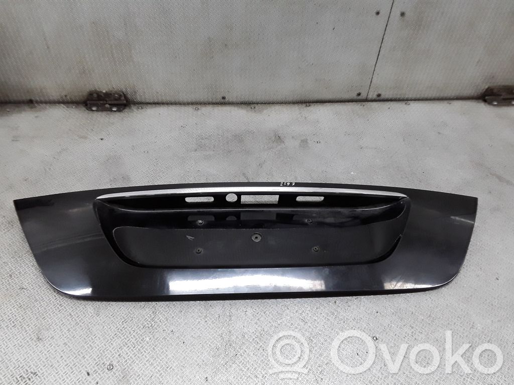 Mercedes-Benz E W211 Tailgate trim 