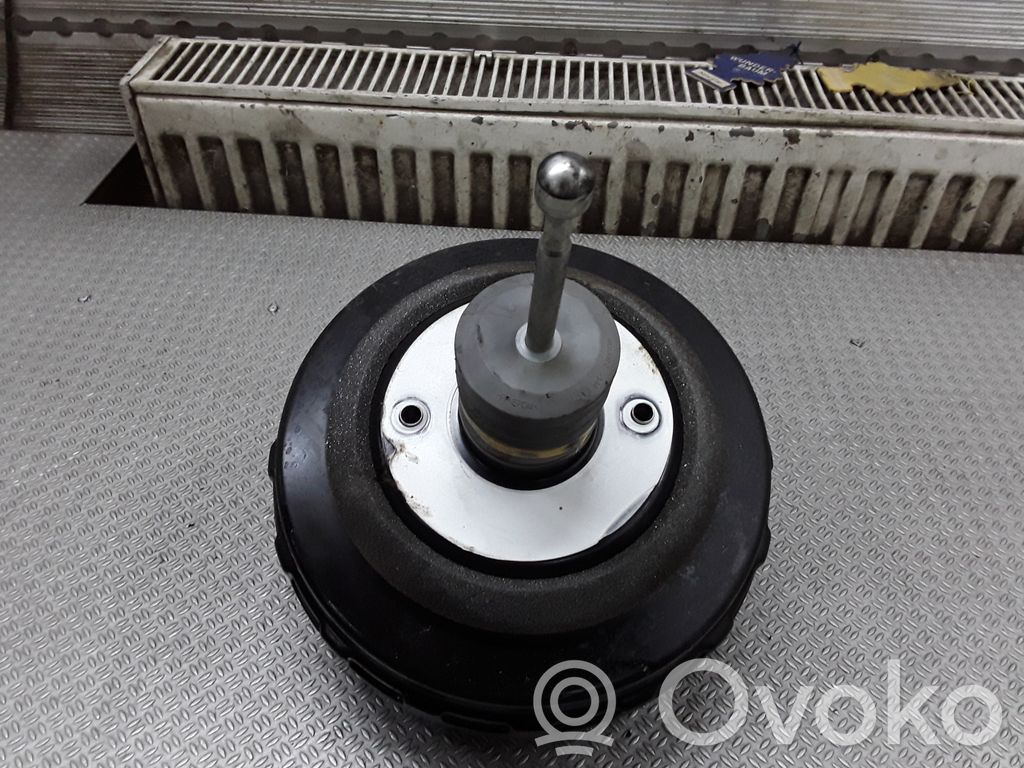Brake booster   13338058
