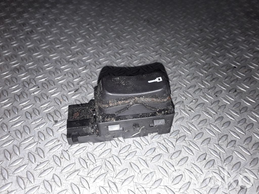 Botón interruptor de bloqueo de puertas   4617593