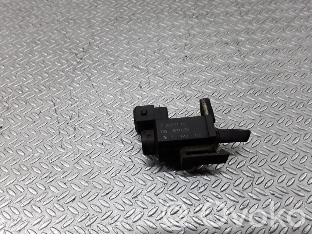 Turboahtimen magneettiventtiili   1742712