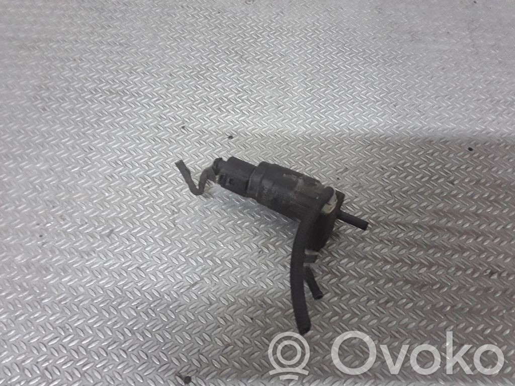 Volkswagen Caddy Pompe de lave-glace de pare-brise