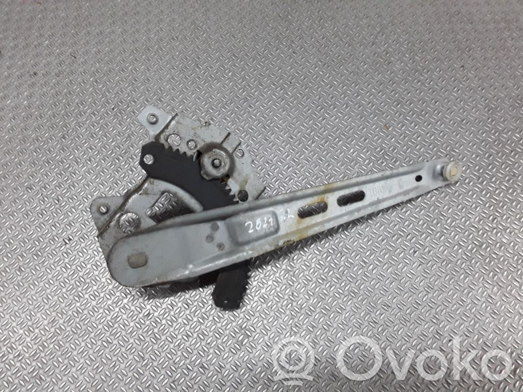 Regulador manual de la ventanilla trasera