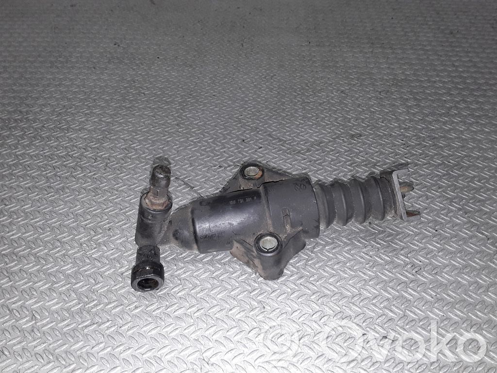 Volkswagen Golf IV Kytkimen apusylinteri 