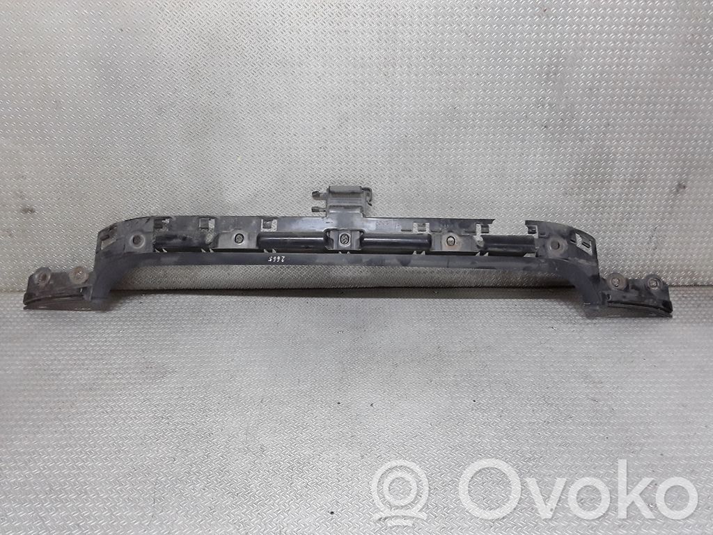 BMW 1 E81 E87 Soporte de montaje del parachoques trasero 