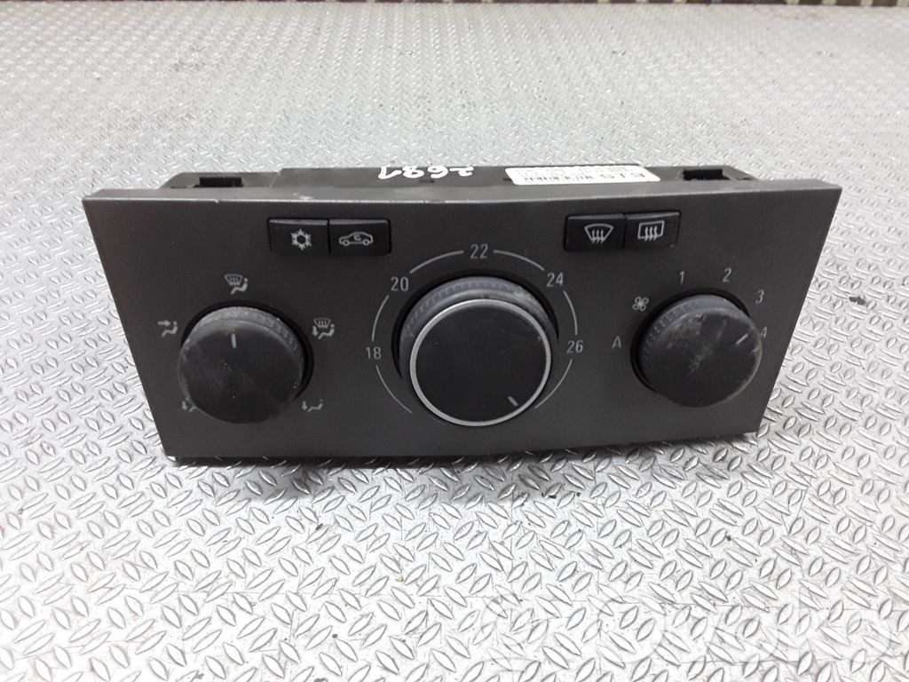 Opel Astra H Climate control unit 