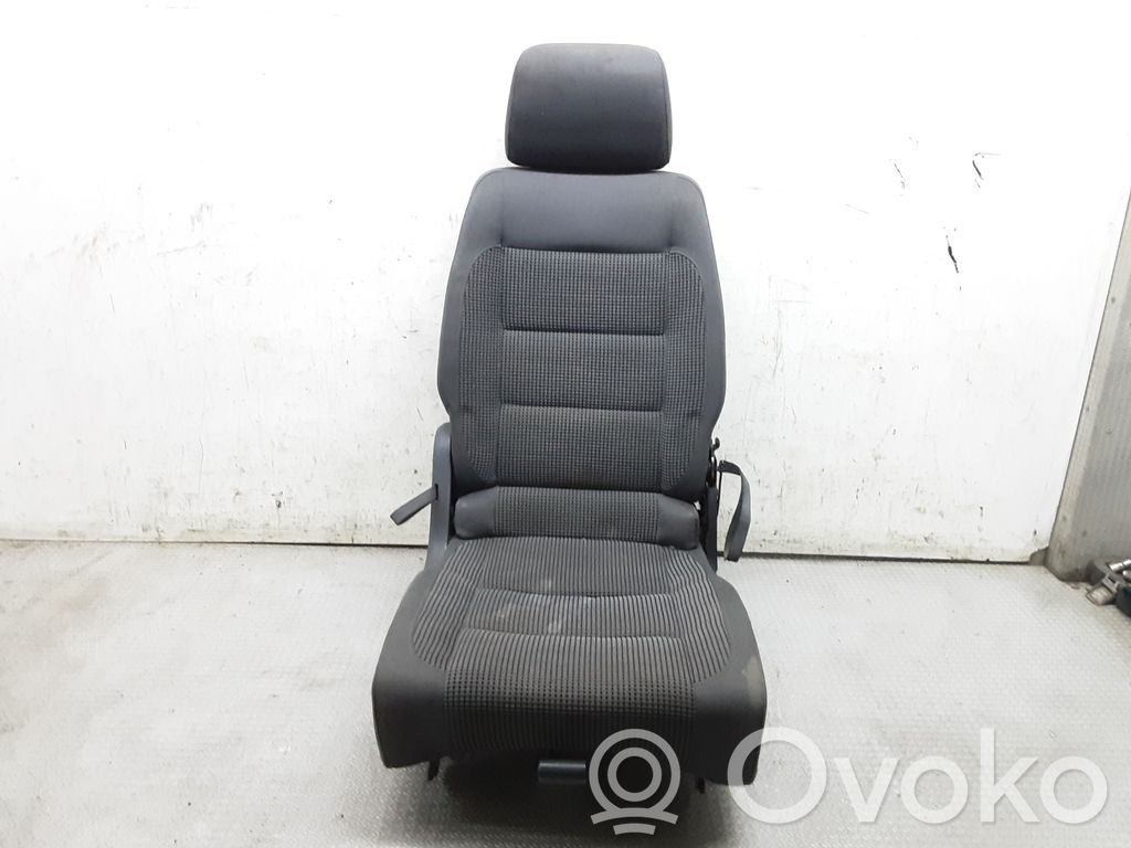 Takaistuin   1T0883065D