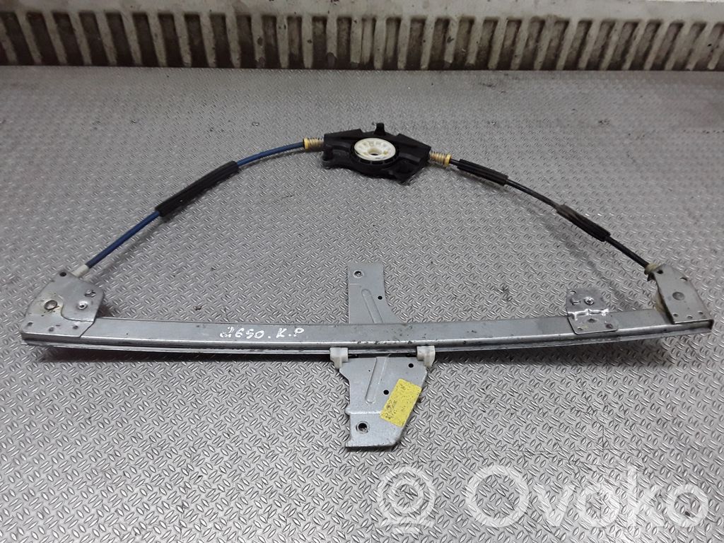 Front window lifting mechanism without motor