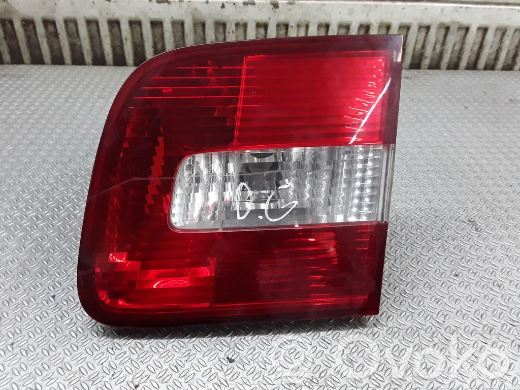 Volkswagen Polo Lampă spate în capacul portbagajului 