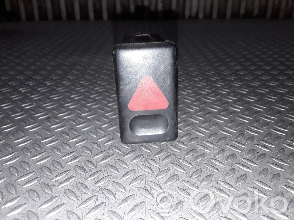 Hazard light switch   7M5953235