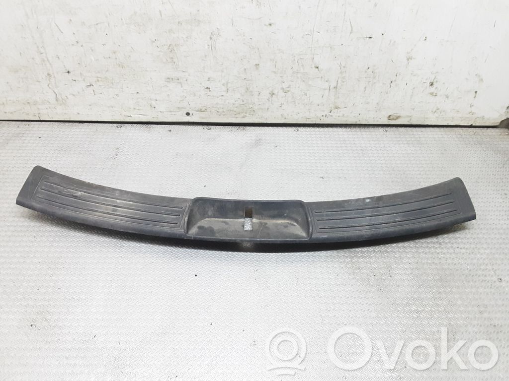 Chrysler Pacifica Osłona pasa bagażnika 