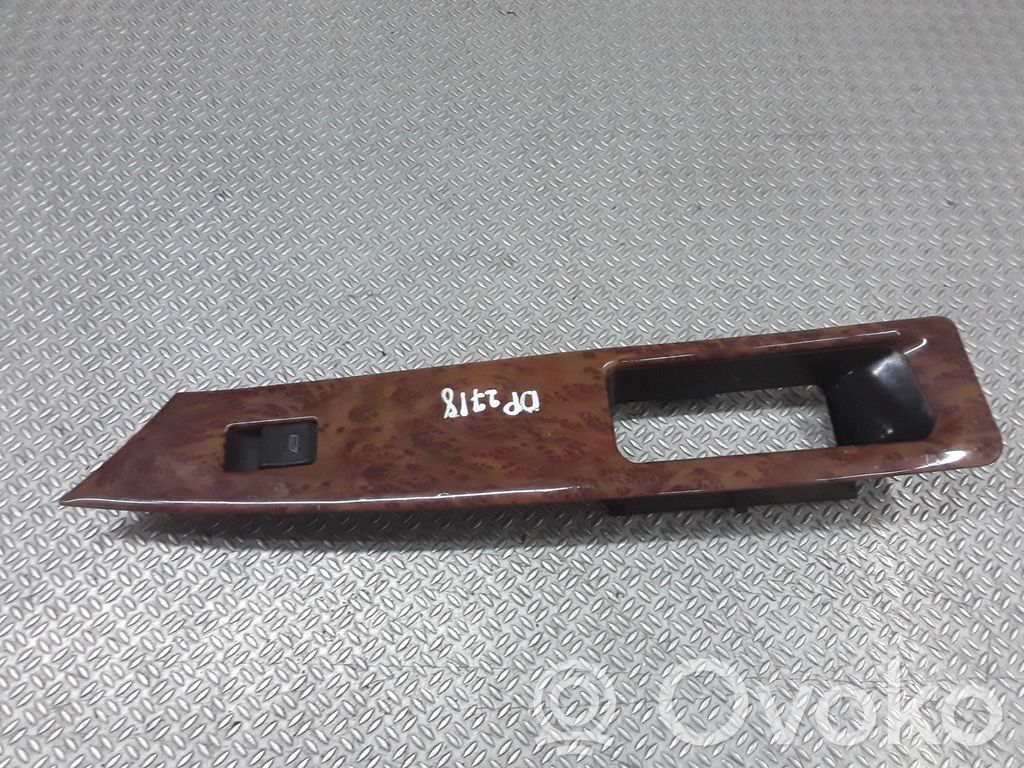 Elektrisko logu slēdzis   4D0959855