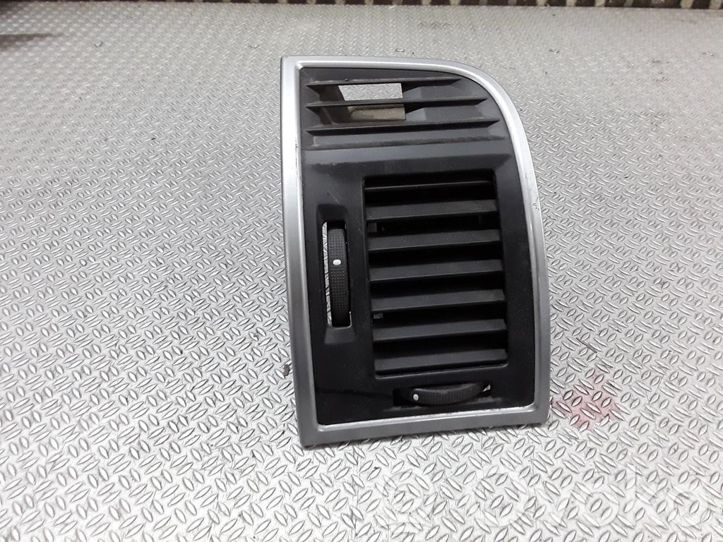Cadillac BLS Moldura protectora de la rejilla de ventilación lateral del panel 