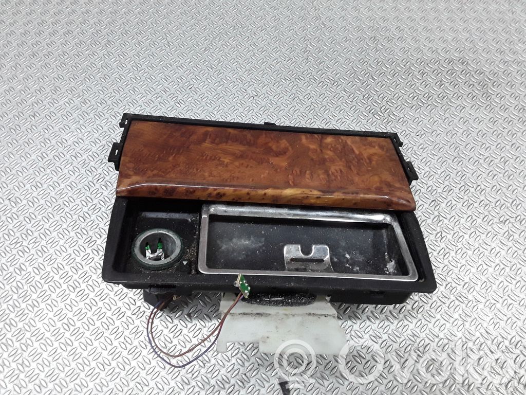 Car ashtray   4D0857951D