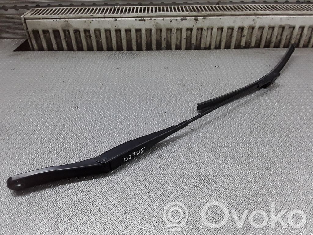 Opel Astra H Wycieraczka szyby przedniej / czołowej 