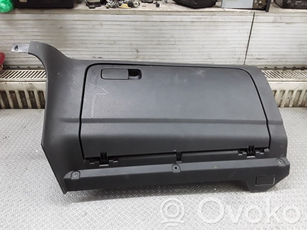 Volkswagen Golf V Juego guantera 