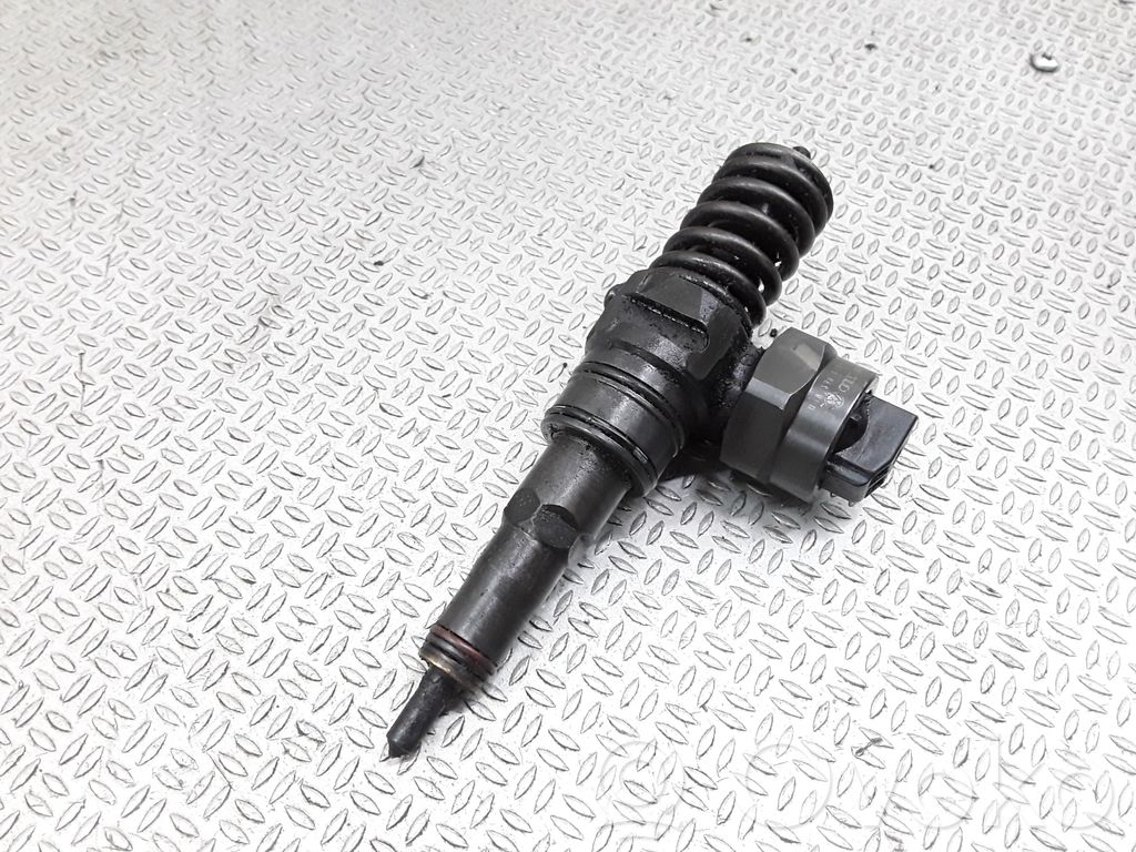 Injecteur de carburant   038130073F