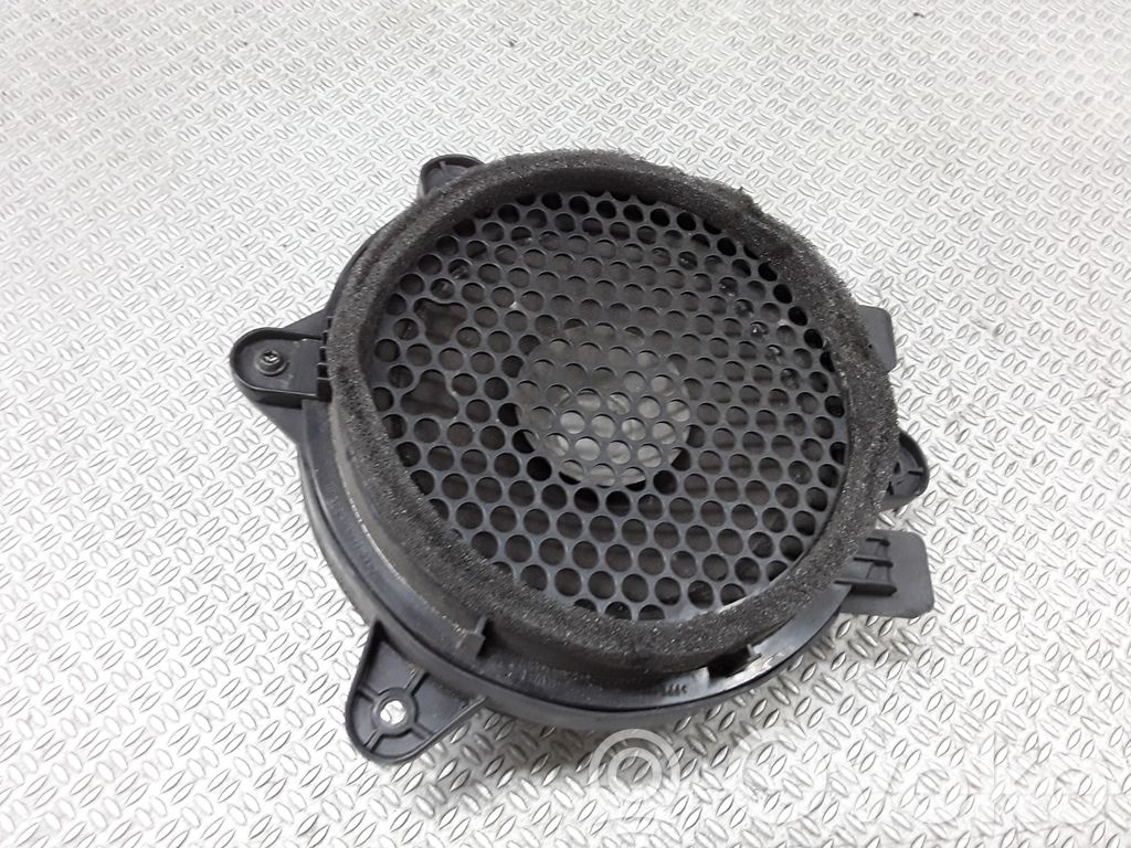 Chrysler Pacifica Front door speaker 
