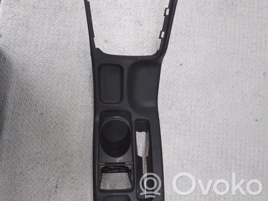 Subaru Outback Centrālā konsole 