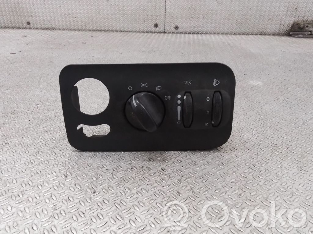 Light switch   0YC311DVAE