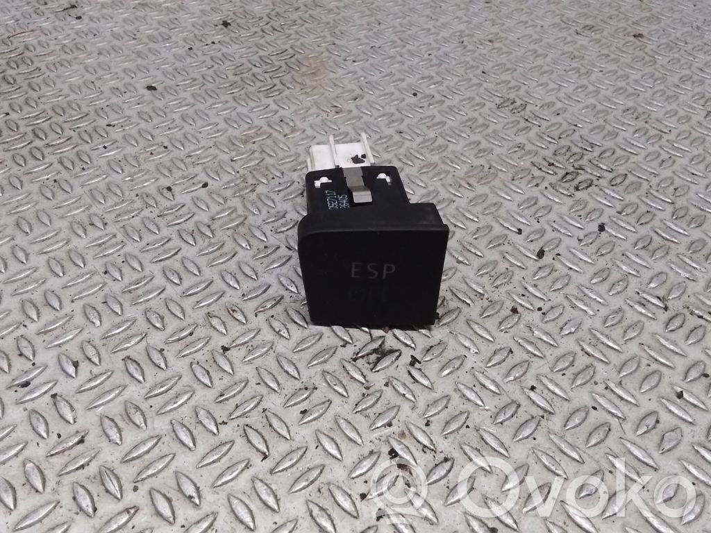Bouton interrupteur programme de stabilité ESP   3C0927117