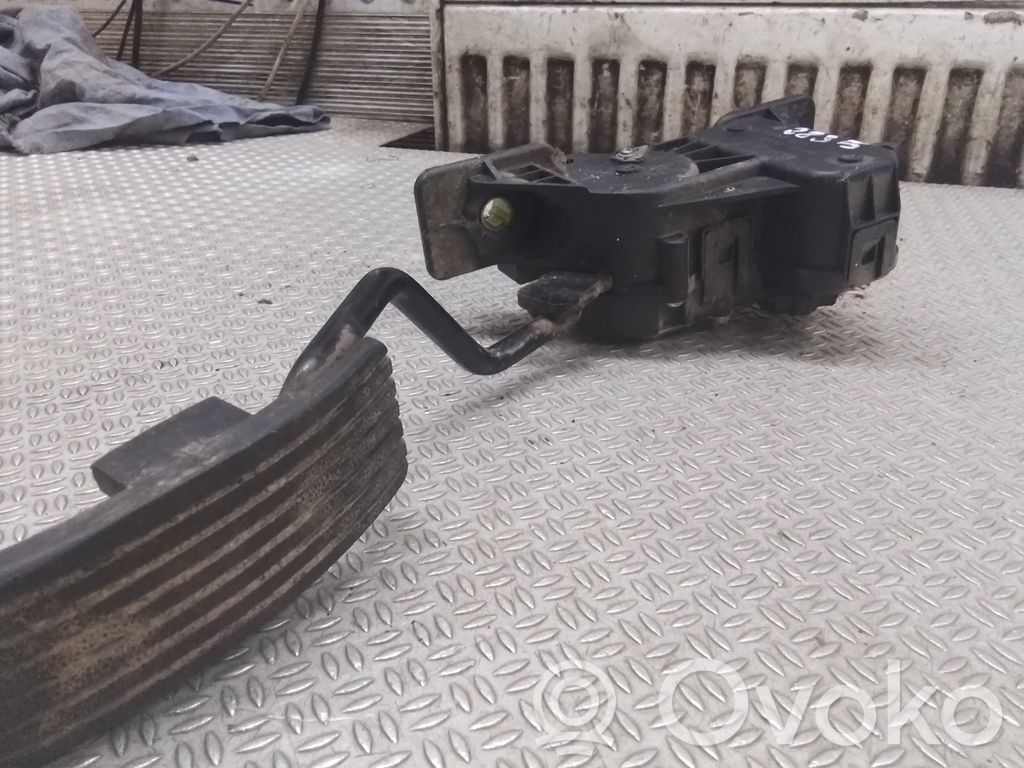 Gaspedal   APM30005
