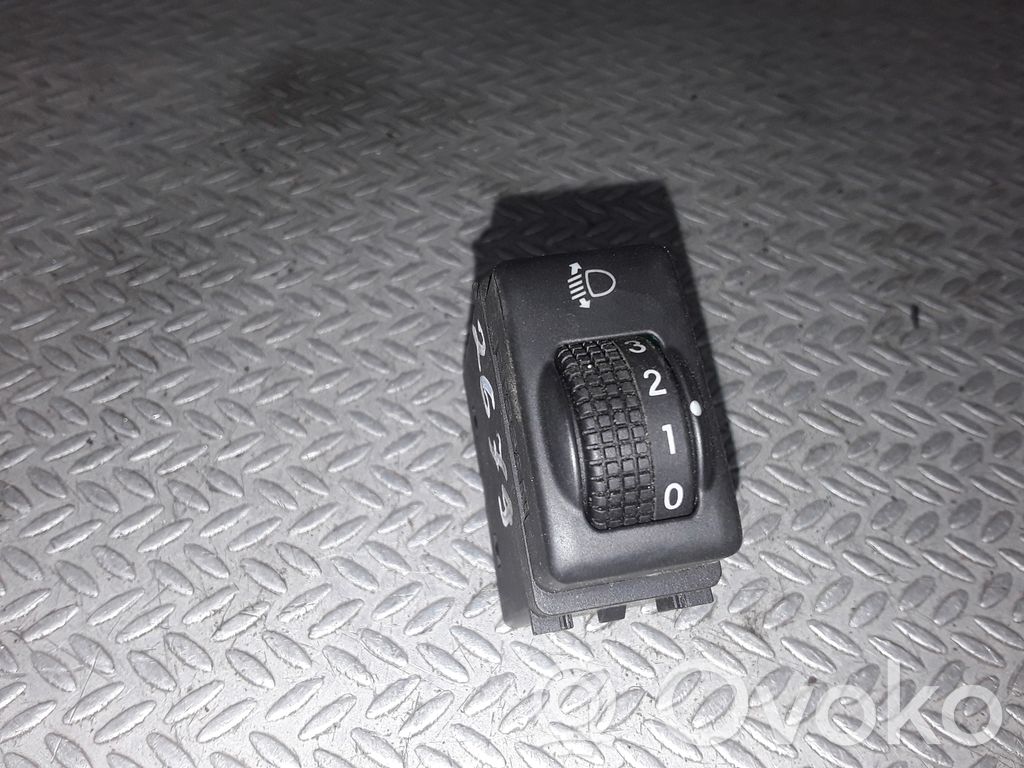 Nissan Note (E11) Headlight level height control switch 