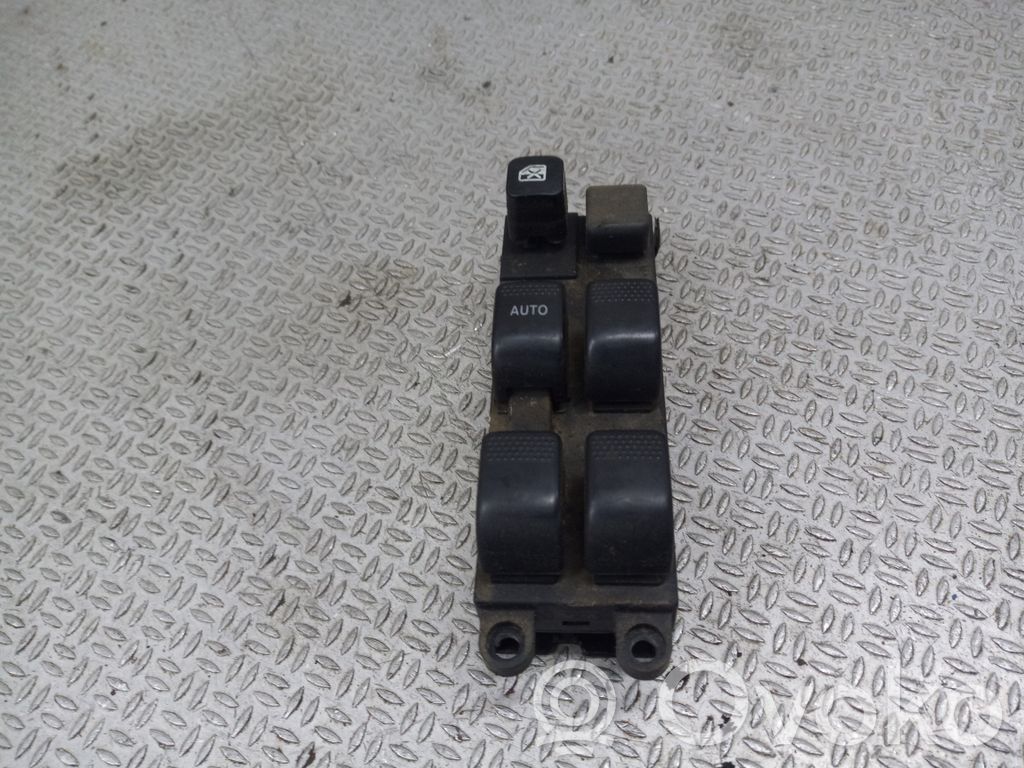 Subaru Legacy Electric window control switch 