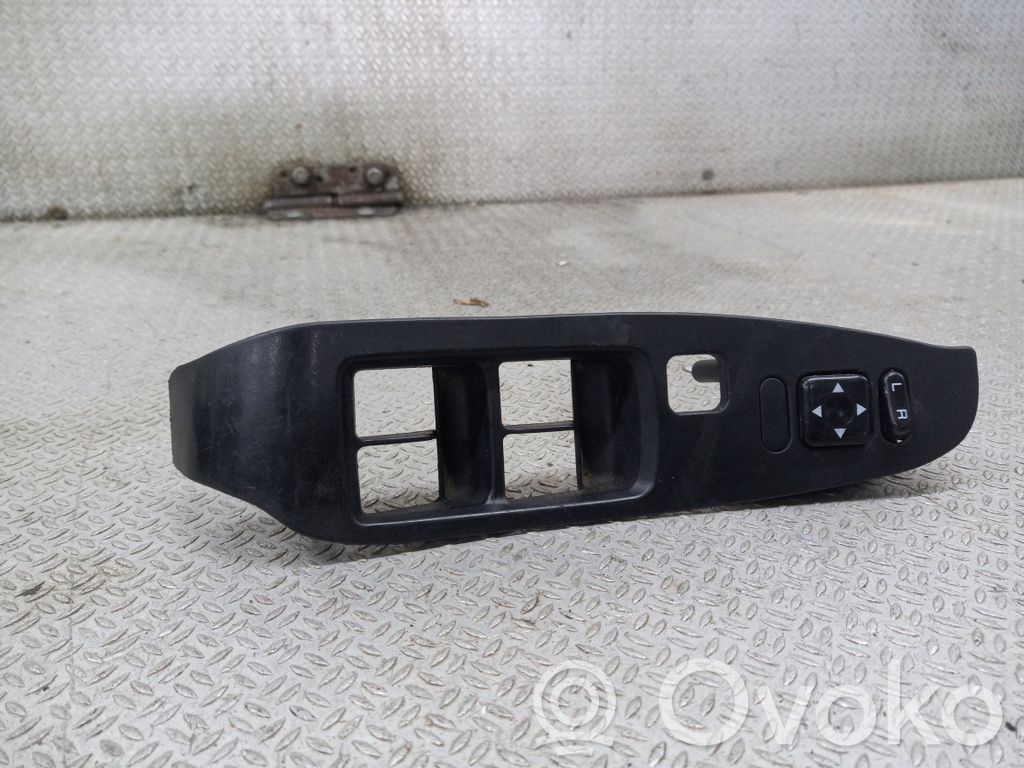 Wing mirror switch