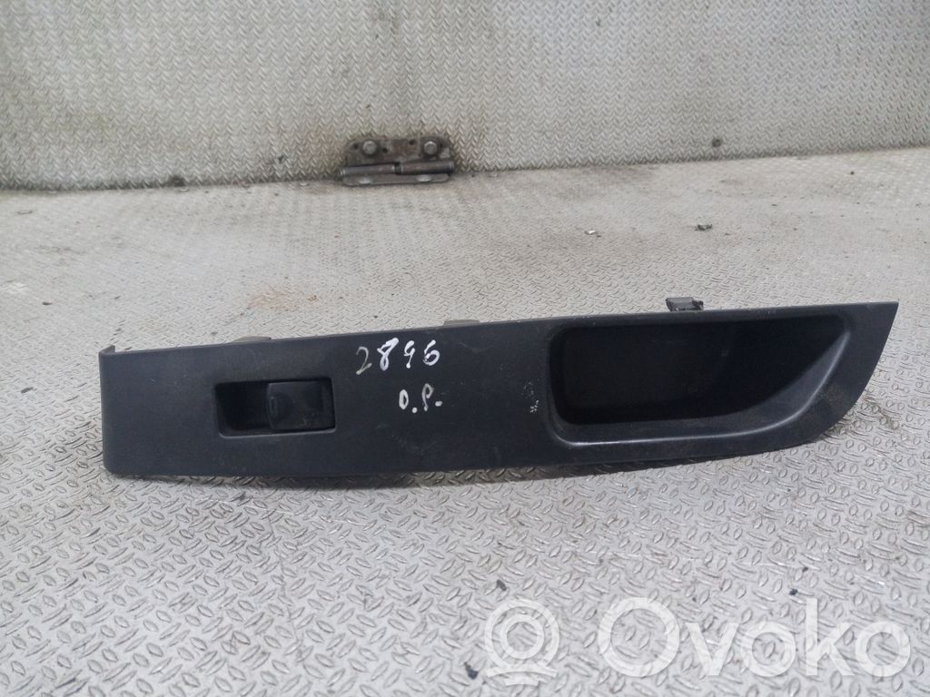 Nissan Micra Electric window control switch 