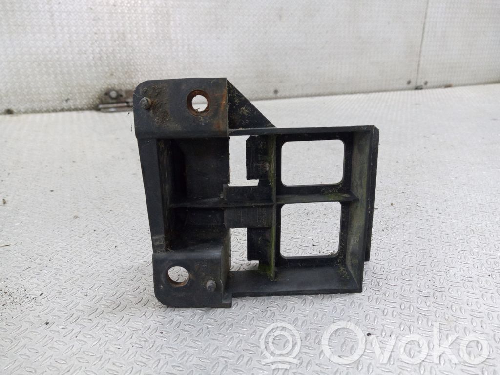Mercedes-Benz Sprinter W906 Staffa di rinforzo montaggio del paraurti anteriore