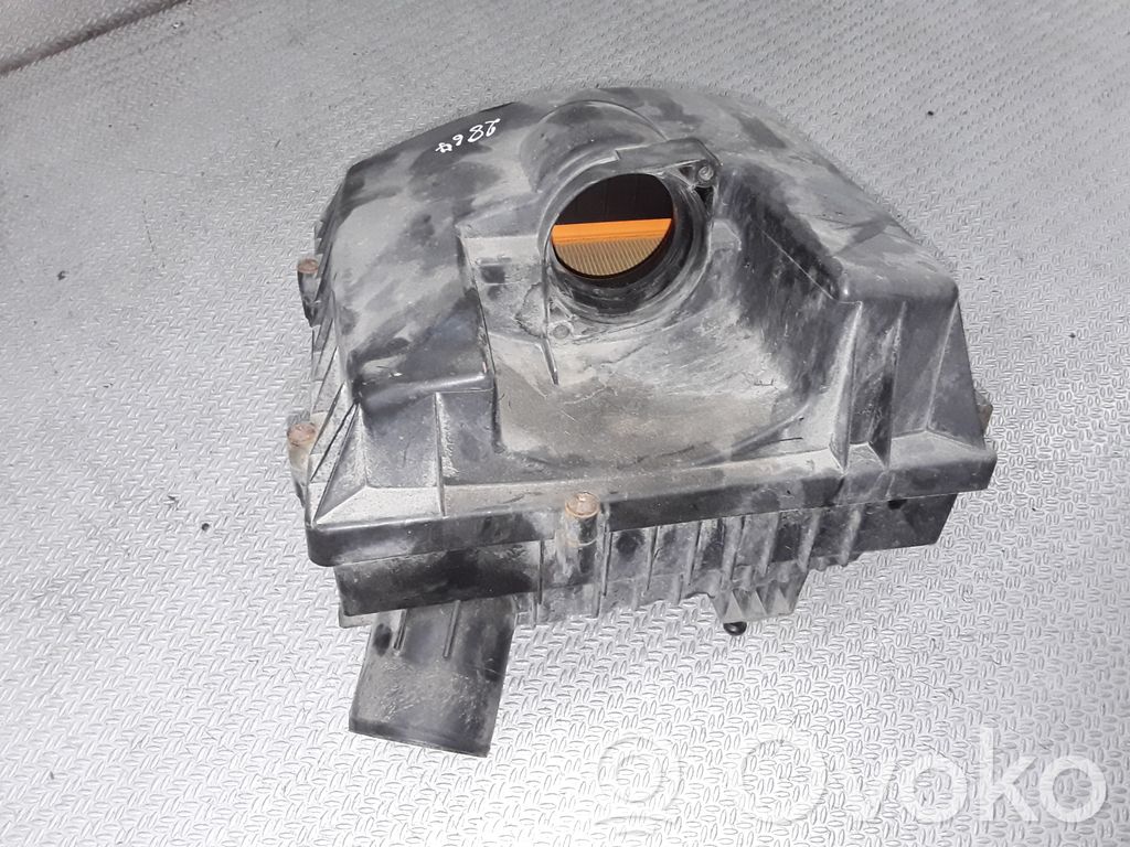 Opel Vivaro Air filter box 