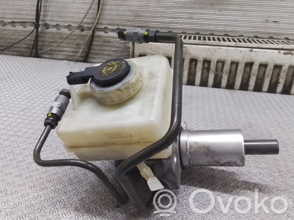 Master brake cylinder   320671792