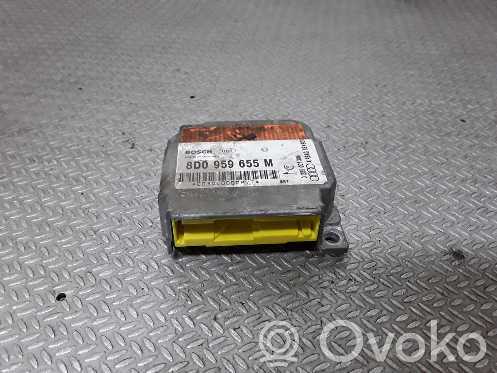 Module de contrôle airbag   8D0959655M