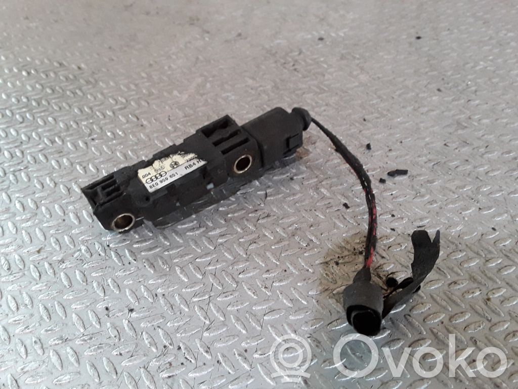 Sensor impacto/accidente para activar Airbag   8E0959651
