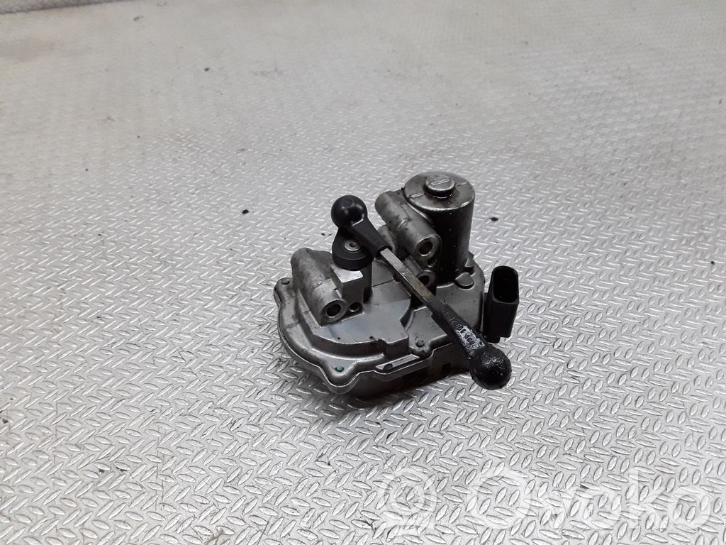 Audi A8 S8 D3 4E Attuatore/motore della valvola del collettore di aspirazione 