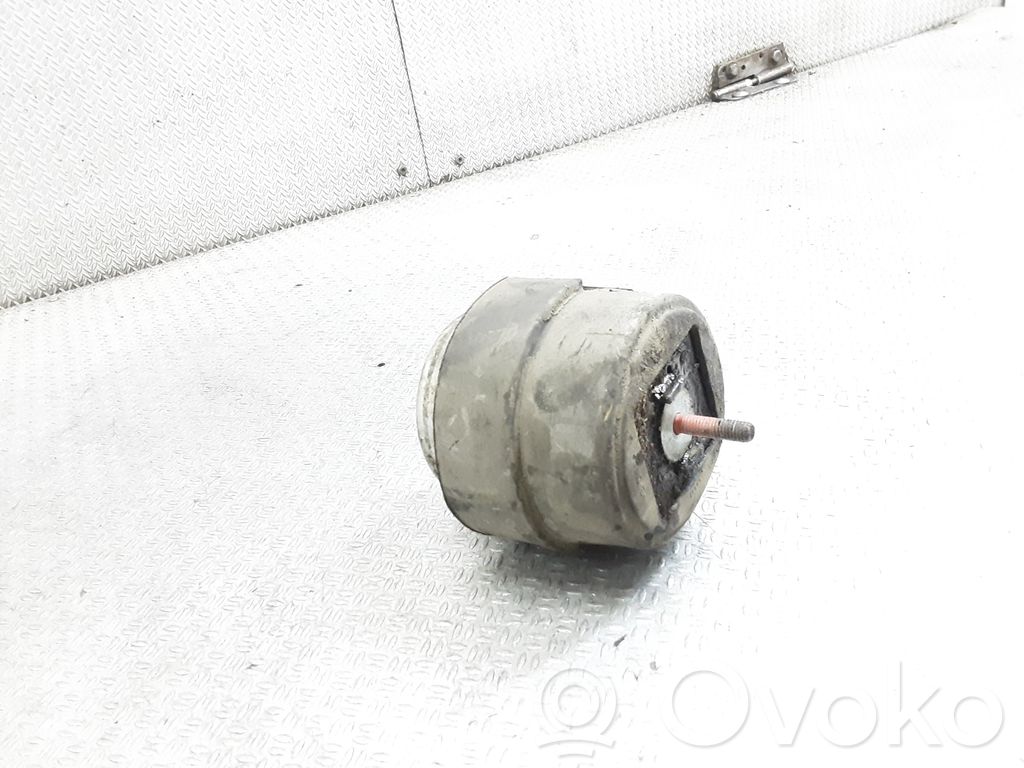 Audi A4 S4 B6 8E 8H Engine mount bracket 