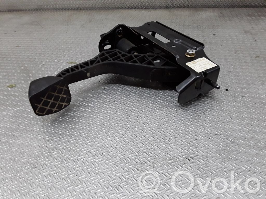 Pedal de embrague   1J1721059BA