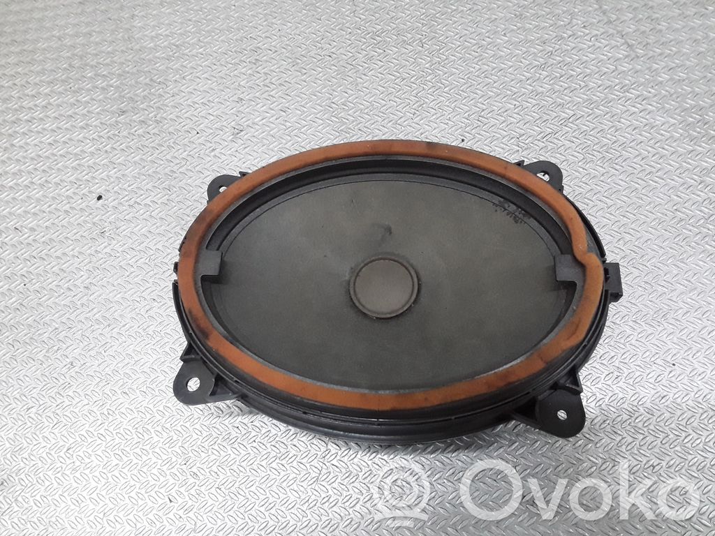 Subaru Outback (BS) Front door speaker 