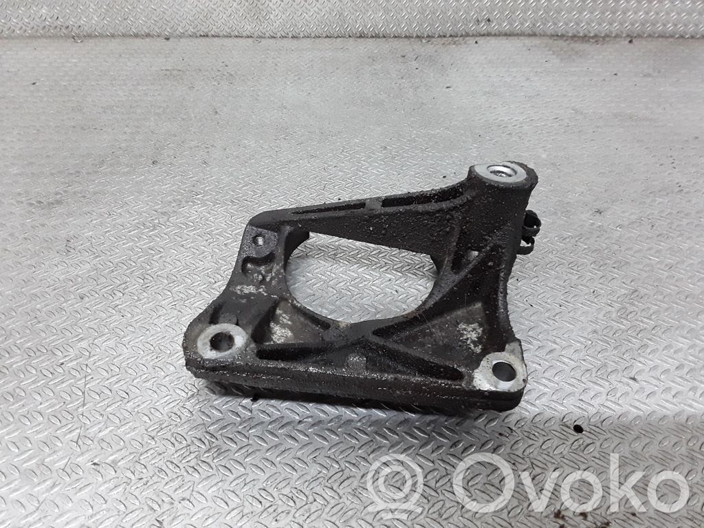 Support, suspension du moteur   22116761117