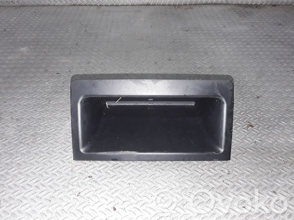 Boîte / compartiment de rangement pour tableau de bord   7059955