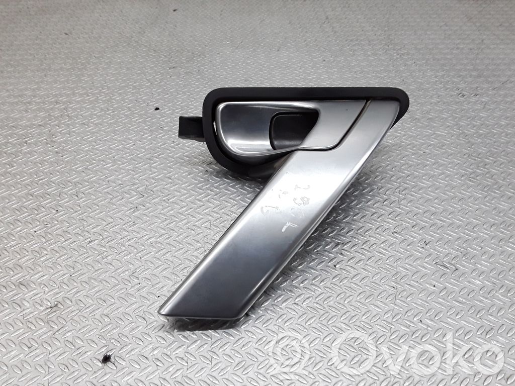 Nissan Primera Manecilla interna puerta trasera 