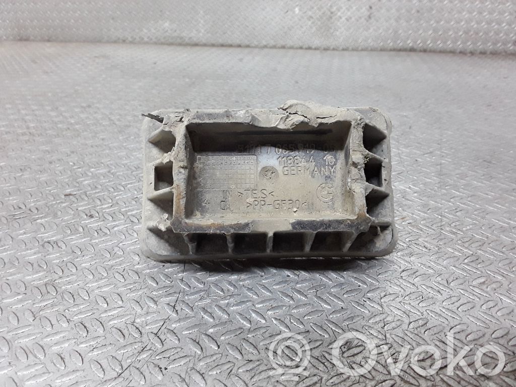 BMW 5 E60 E61 Jacking socket point 