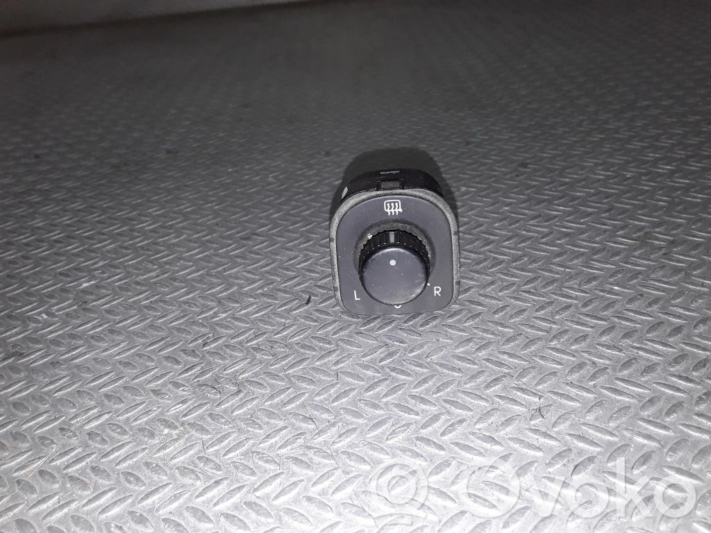 Sivupeilin kytkin   1K0959565F