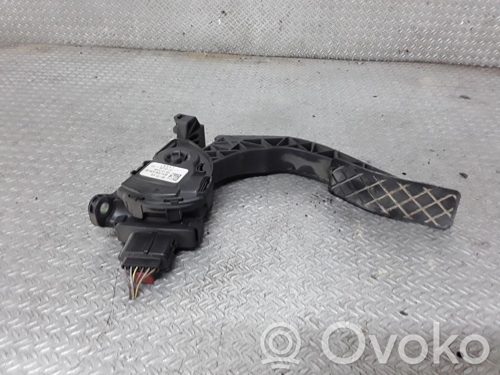 Pedal del acelerador   8K1721523