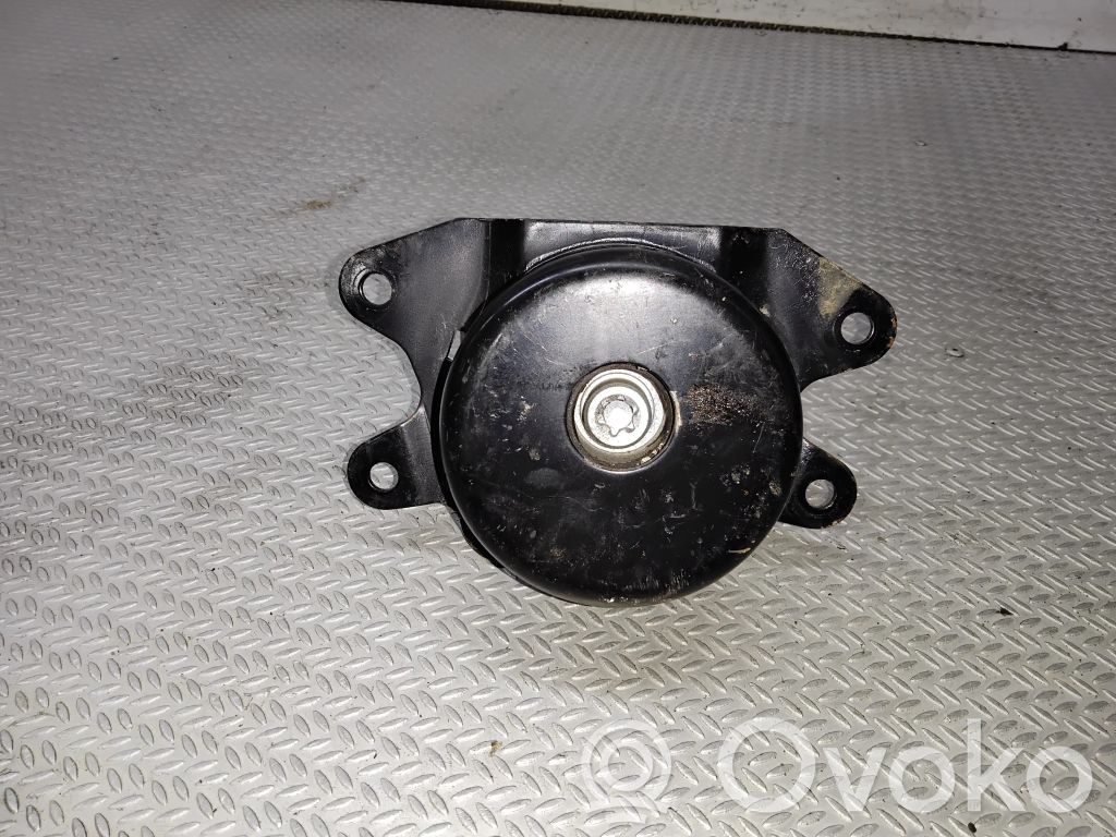 Engine mount bracket