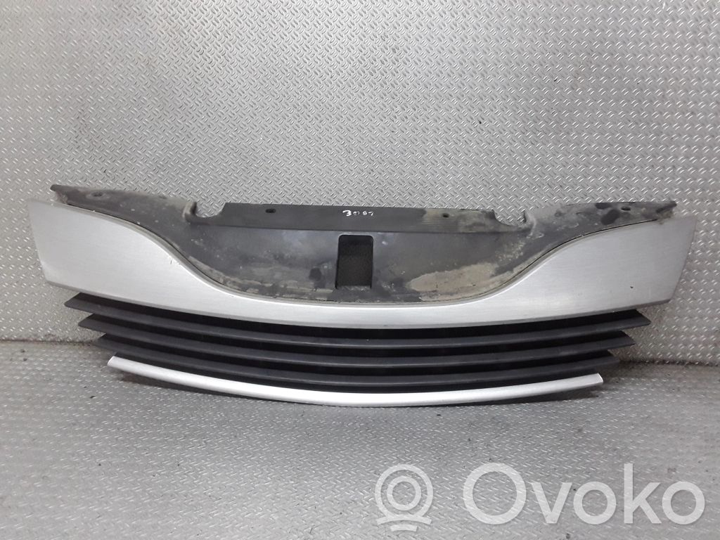 Renault Laguna II Griglia superiore del radiatore paraurti anteriore 